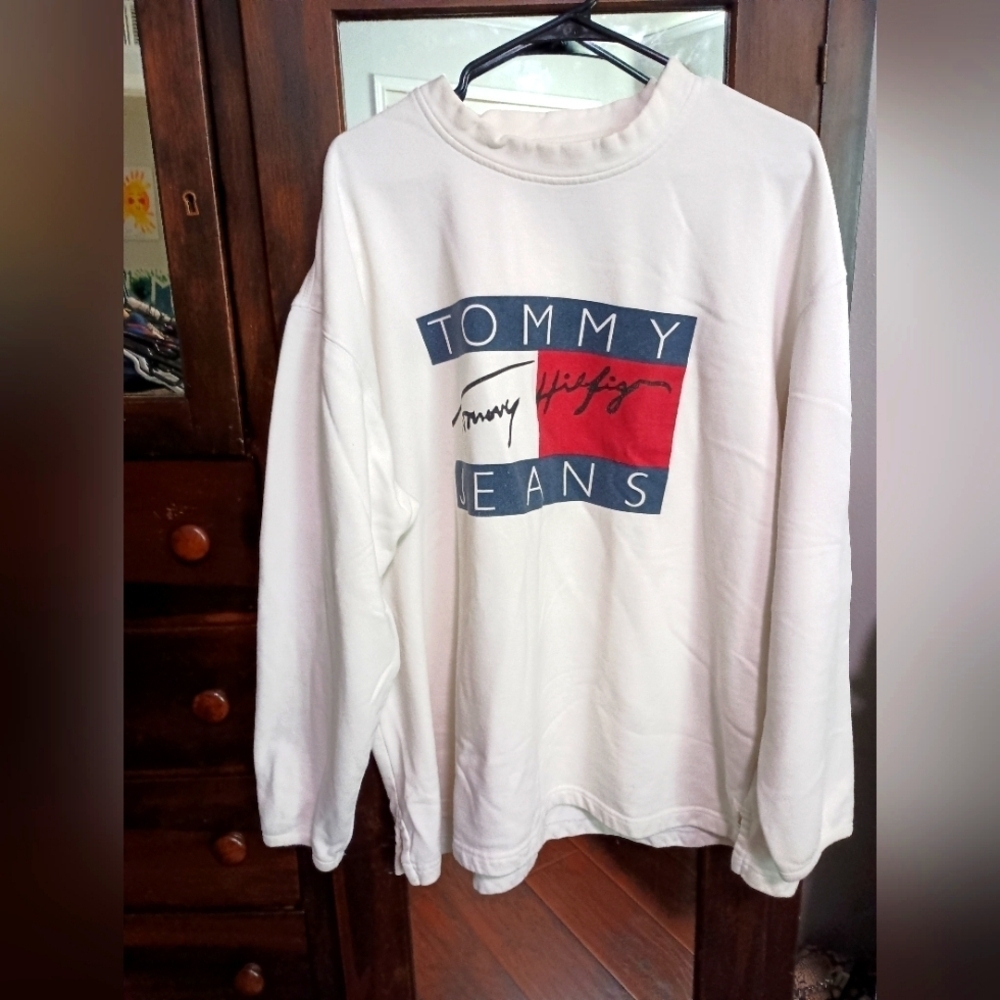 Vintage Tommy Hilfiger White Sweatshirt_Large